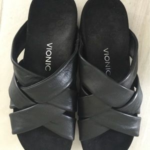 NEW Vionic Black Leather Orthotic Juno Sandals
